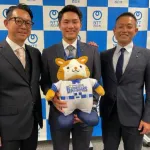 DeNA、ドラ５・成瀬脩人に指名あいさつ　遊撃レギュラー争いに名乗り「しっかりキャンプからアピールしたい」