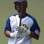 謎の男「暗黒オリックスの助っ人外国人、5人答えよ」名倉「ほんまごめん」