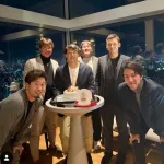 楽天・浅村栄斗の2000安打を祝う会メンバーが『西武、西武、西武、西武、元西武』