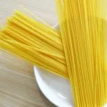 【悲報】日本人「コメ5キロ5000円？別にいくらでもいいよ、もう麺類に移行したからｗ」
