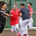 【朗報】カープ選手のリレー対決、楽しそう！名原がアンカーで独走！負けたチームは罰ゲーム