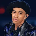 草間リチャード敬太さん👤、なぜかこのタイミングで心の病を公表してグループ脱退