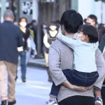 【悲報】日本さん、結婚したカップルの出会いがマッチングアプリの1位の時代へ。いよいよ末期