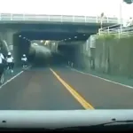 【動画】チャリンコJC、危うく轢かれるｗｗｗｗｗｗｗｗｗｗｗｗｗｗｗｗｗｗ