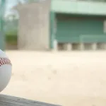 プロ野球選手「今の球団は嫌いだから他の球団に移籍したいけど、FAまでまだ年数掛かるなぁ...せや！」