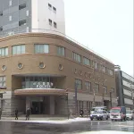 【悲報】そばチェーン店で約8000円相当を食べた所持金15円の女を逮捕