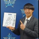DeNA度会選手、900万円増の年俸3500万円で契約更改「外野も三塁も挑戦し、OPSは．850目標に」