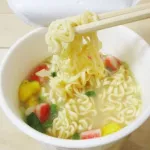 シーフードヌードルに入れるとさらに旨くなるもの