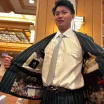 阪神・森下翔太　守備だけでなくスーツの裏地でも魅了「見せなきゃ何しに入れたんだって」GG賞初受賞