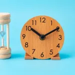 昔の人「うーん、労働時間は8時間で！ｗ」←しばき倒したい