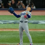 【MLB】『年間最優秀プレー』 1位にドジャース連覇決めた山本由伸のWS連投が選ばれる！　PSで3本塁打＆10奪三振の大谷翔平は3位