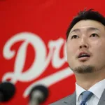 中日・藤嶋健人、3500万円増の1億2000万円、3年契約を結ぶ、4年連続50試合登板、通算300試合登板も達成