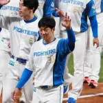 西武　日本ハムからFA・石井と契約合意、3年総額4億円、背番号4