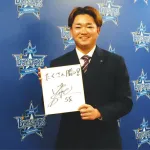 DeNA石田裕太郎、1700万円増の3000万円で契約更改　メジャー復帰のケイの耳に入るぐらいの活躍を…”海越え恩返し”を誓う
