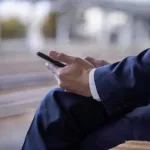 【悲報】識者「同性の友達がいない男は団地育ちと同じぐらいやばいから付き合わない方がいい」ｗｗｗｗｗ