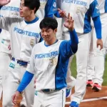 西武　日本ハムからFA・石井と契約合意、3年総額4億円、背番号4　桑原に続きFA補強2人は球団史上初