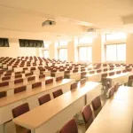 大学院生です←あ～ｗまだ大学生やって遊んでるんだねｗ