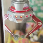クレーンゲームで5000円使ってフィギュア2体ってどうなん?