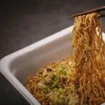カップ焼きそばとかいう1つも美味しいものがないのに何故かみんなまあまあ好きな食べ物