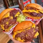 【画像】アメリカのハンバーガー、偏差値が低すぎると話題に👈😂🍔