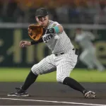 佐藤輝は来季も「4番・三塁」　ルーキー立石を外野に回す阪神首脳陣のプライオリティー　鬼筆のスポ魂