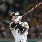 梅野隆太郎←1.2億円、坂本誠志郎←1億円