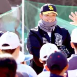 FA東浜は移籍先見つからんらしいがホークス残留するんか？