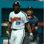 【悲報】元NPB審判「フレーミングは逆効果。ミットを動かされるとストライクでもボールと言いたくなる」ｗｗｗｗｗ