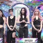 【画像】あのさん、KPOPアイドルと並ばされてしまう
