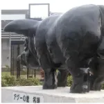 【悲報】沖縄市議「イヤアアアアア！！国道沿いのアグー豚像にタマタマが付いてるのおおお！！」