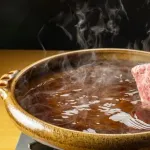しゃぶしゃぶってお湯でやるんか？