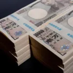 【悲報】総合商社勤めですら年収1000万に届くのは50過ぎてからという事実ｗｗｗｗｗｗｗ