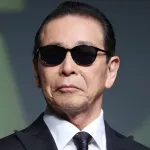 【悲報】タモリ(80)「認知症の兆候はある。冷蔵庫開けて『あれ？なんで冷蔵庫開けたんだっけ？』とか」