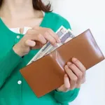【悲報】女さん驚愕「財布を出したら本当に払わされた」