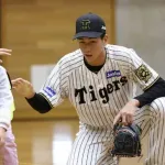 阪神・今朝丸裕喜、才木に弟子入り キャッチボール相手「“気分でやるわー”と」