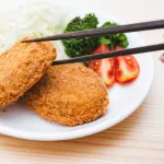 東京の人ってコロッケでご飯食べるらしいね