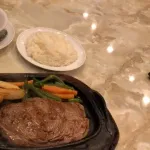 欧米の人がステーキ食べてもライス食べたいってならないのが