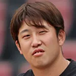カープ小園が納得できない『主力選手の年俸上限』問題←2億円の壁がある説