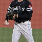 有原航平(33)14勝9敗防御率3.03←4年24億