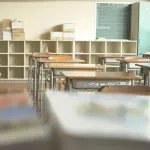 【悲報】文科省「助けて！教員採用試験の倍率が過去最低になったの！なんで教師目指さないの？！」