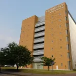 自治医科大「学費無料で給与15万出します」卒業医師（年収1200万）「悪夢の制度だ」