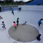【唖然】すり鉢タイプ遊具、子供救出に入った大人2人が骨折する地獄絵図・・・・・
