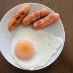 目玉焼きには醤油