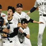 WBC「ネトフリ」独占放送、電通外しの衝撃 地上波テレビの苦悩…日本に重くのしかかる要因