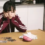 （ヽ´ん`）「うちは貧乏だったから学習机買ってもらえなかった」