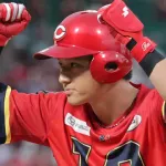 カープ新井監督「佐々木泰4番もあり。バントできる」