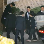 【画像】高市早苗さんの私服、ダサすぎるwwwwwwwwwww