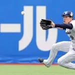 ヤクルト・塩見泰隆、センターを諦めか？ 池山監督「膝の負担を少しでも軽減してあげたい」