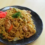 「焼きそば専門店」が存在せず、焼きそばは他の飲食店の片手間でしか提供されない理由