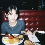 【朗報】浜辺美波さん、イギリスの高カロリー朝食に挑戦